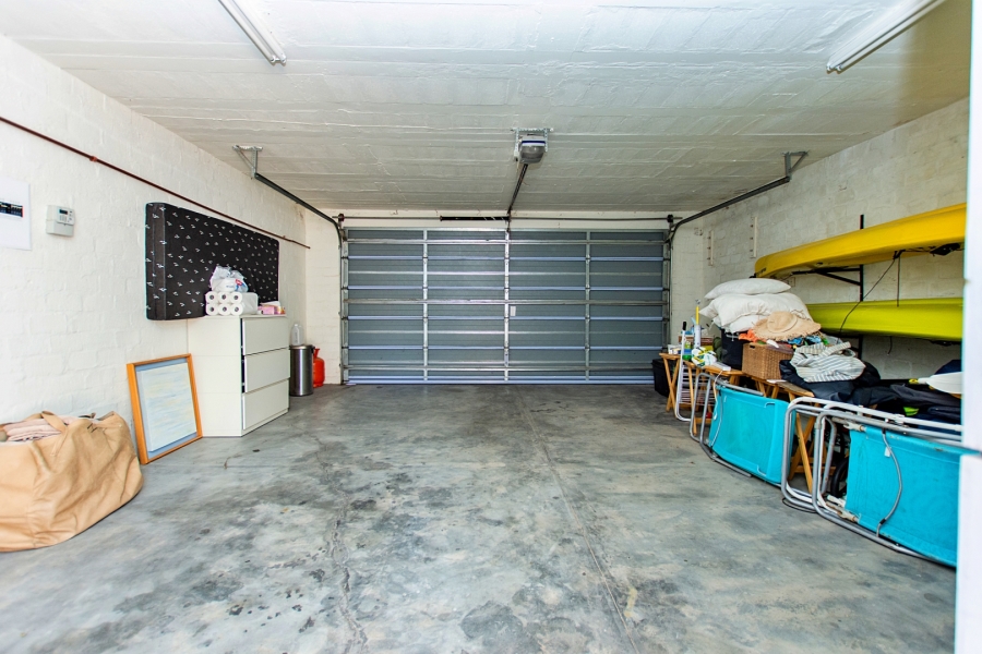 6 Bedroom Property for Sale in Paradise Beach Western Cape